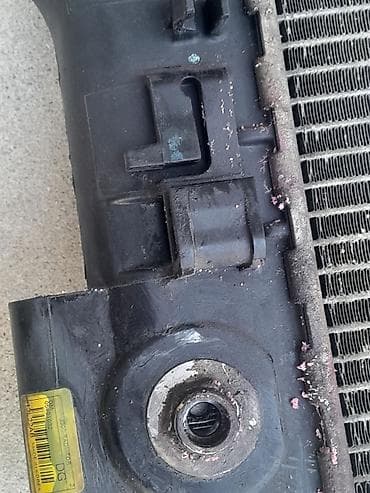 opel astra radiator: GM J300 radiator salam 1.8 serviz cruzun üsdündən çıxıb,sol aşağı — 6