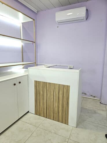 ofis oturacaq: Resepsion masası — 1