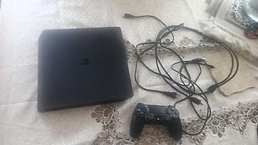 ps3 ps4: Satılır: PS4 konsolu, az istifadə olunub və əla vəziyyətdədir. Heç bir — 5