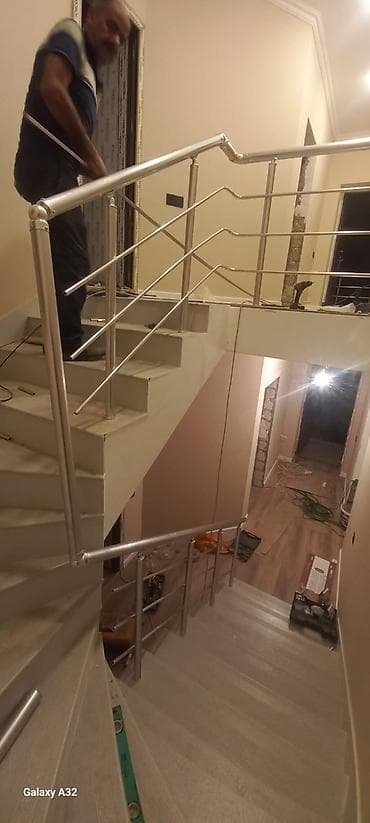 Paslanmayan poladdan (nerj) pilləkən məhəccəri və korkuluk sistemi -