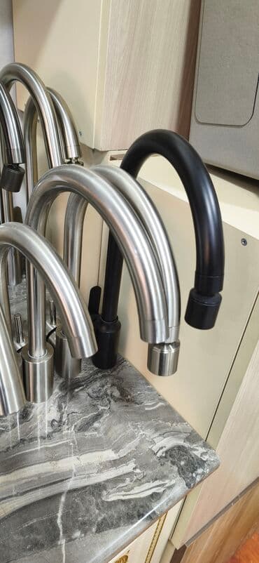 Mətbəx üçün U formalı su kranları – müxtəlif dizayn və rənglərdə. -