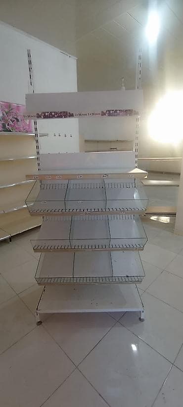 Konfet vitrini – mağaza və marketlər üçün vitrin-stend. - Material