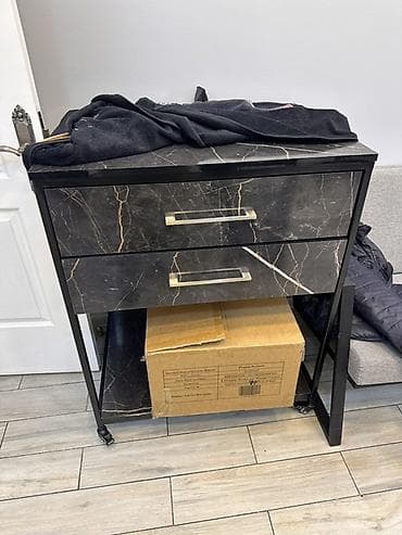 Komodlar: Yeni, Güzgüsüz — 1