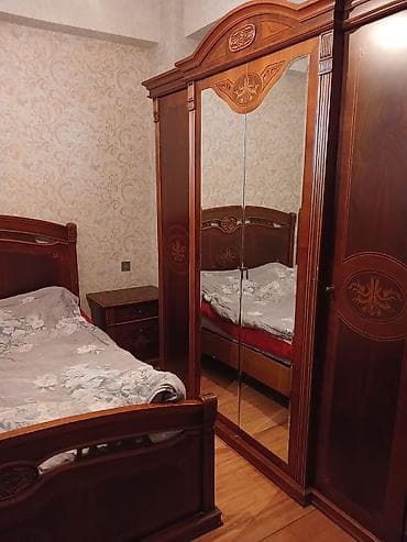 internet kafe: 2 otaqlı mənzil – mətbəx-studiya və yataq otağı ilə - Geniş zalda — 4