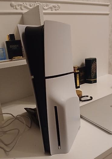 Elektronika: PlayStation 5 (Disk versiyası) oyun konsolu Xüsusiyyətlər: - Disk — 1