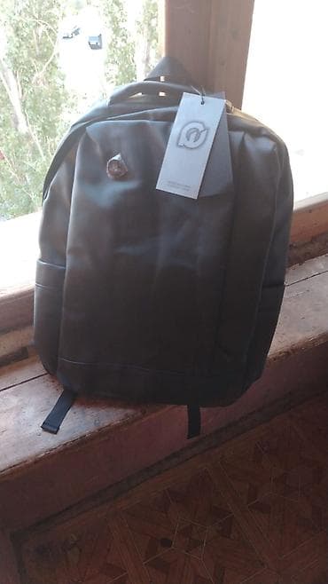 Şəhər tipli uniseks kürək çantası - Rəng: qara - Minimalist dizayn