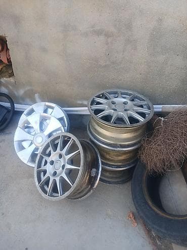 disklər 4 bolt: R 15 disq teker tekerlerin 1 i 20 manat 4 eded di — 3