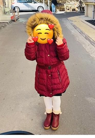 Qız usagi ucun qalın qış kurtkası, içi isti, papagli, kemerli