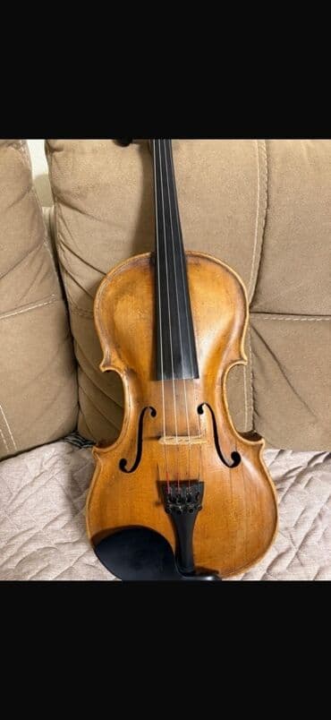 скрипка и электрогитара: Məhsul: Klassik qədim skripka, gözəl səs və usta işi Təsvir: - Tam — 6