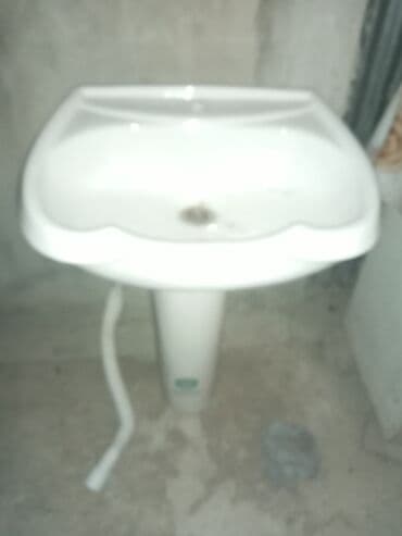 Divar içi gizli baçoklar: Pedestal çanaqlı əl-üz yuma lavabosu - Material: ağ — 1