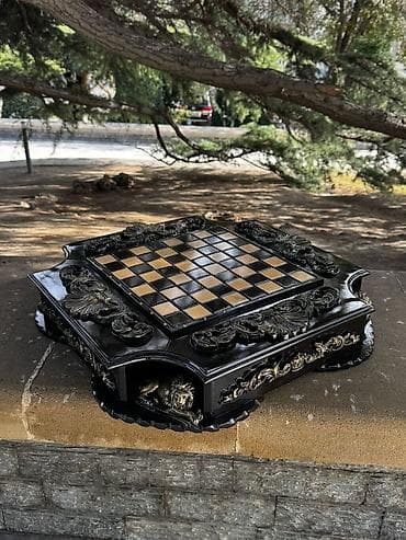 Şahmatlar: Sahmatlar hazir elde var. Çeşid çoxdu.çatdırılma 1_2 saata edilir. Qoz — 8