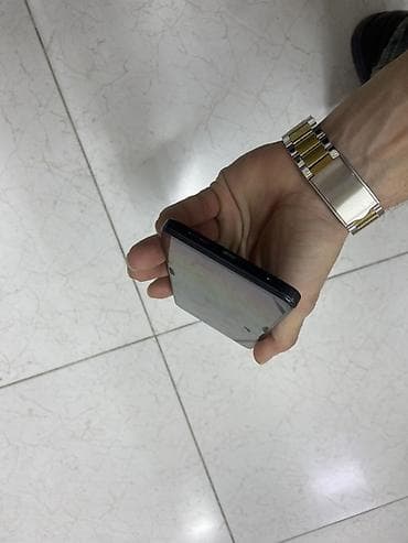 iphone 11 pro islenmis: Redmi smartfon - Korpus: mat tünd-boz rəng, düz kənarlı dizayn, sağ — 2