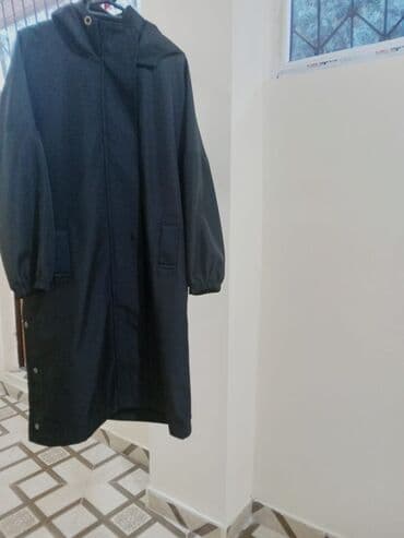 Qadınlar üçün uzun qara yağmurluq/palto - Rəng: qara - Model: uzun