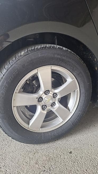 daewoo super saloon: Chevrolet Cruze: 1.6 l | 2012 il 2000000 km Sedan — 5