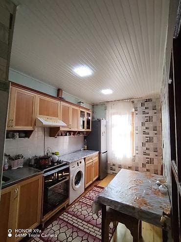 şüşəli masa: Mebel dəsti – klassik üslub Qonaq otağı: - Açıq krem rəngli vitrin — 8