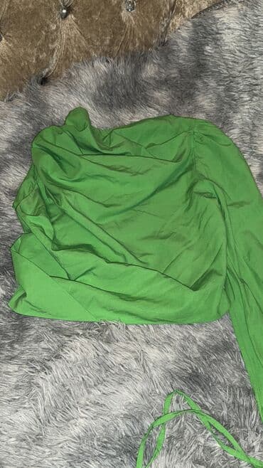 varatnikli koynekler: Brend: My Bee teze kimidir Ölçü: S Məhsul: Yaşıl rəngli, birqollu — 2