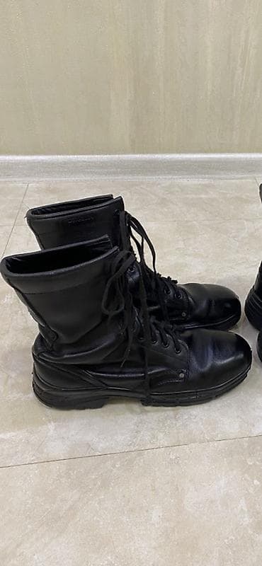 sapogi: Qara rəngli kişi çekmeleri. cırıgı söküyü yoxdur. normal veziyyetde — 2