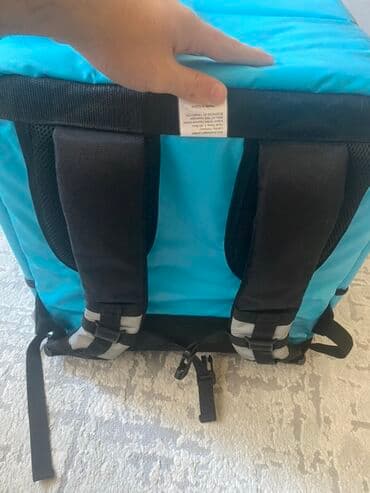 wolt kuryer çantası: 1hefte istifade olunub.Yenisinden ferqi yoxdu.Wolt çatdırılma çantası — 3