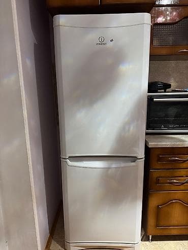 İşlənmiş 2 qapılı Indesit Soyuducu Satılır, rəng - Ağ