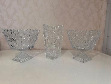 vitrin dekor: Kristal dəst – 3 parça - 2 ədəd ayaqlı meyvə/göyərti qabı və 1 ədəd — 1
