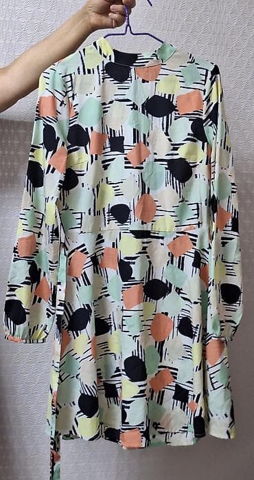 gun eynəyi: Qadın geyim dəsti – 4 paltar. Her biri chox azn geyinilib . Teze — 2