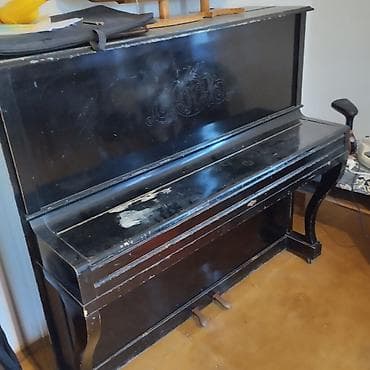 saz aleti: Vintaj üslubda dik piano - Korpus: qara lak örtüklü, klassik oyma — 1
