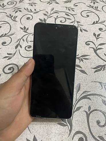 iwdenmiw telefonlar: 256 gb yaddas. Tək ekranı dəyişilmədi 35 manat xərci var. Başqa — 2