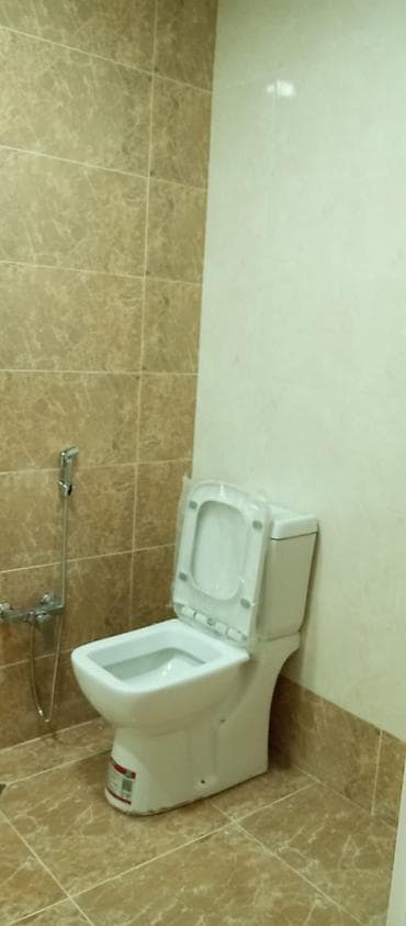 2 mertebeli ev: Ünvan: Sumqayit Bulvar,Beyaz Residence Bina tipi: Yeni Tikili 12/14 — 4