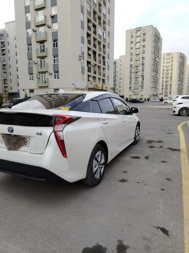 диски титановые 15: Toyota prius 50 kuza.Hazir kreditdedir.13500 ilkin odenis.Ayliq 786 m — 1