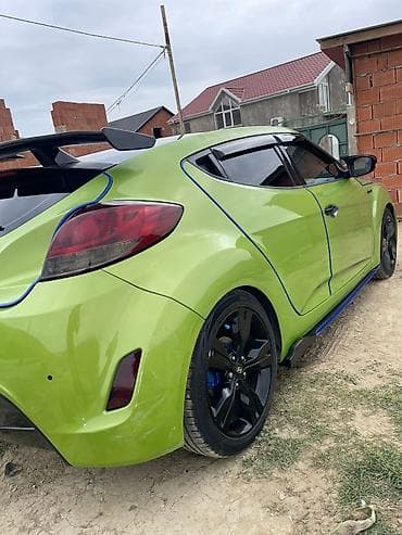 coupe maşınlar: Hyundai Veloster, arxa sol stop lazimdi kimdə varsa eyni bundan olsun — 1