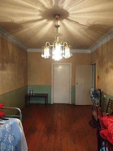 binədə ev: Mənzil satılır. Bina leninqrad proyekti di. Mənzil təmirsiz di, ancaq — 7