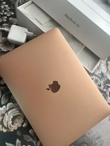 чехол для macbook air: Təcili satılır. 2,3 dəfə istifadə olunub. Təzədi. Üstündə — 3