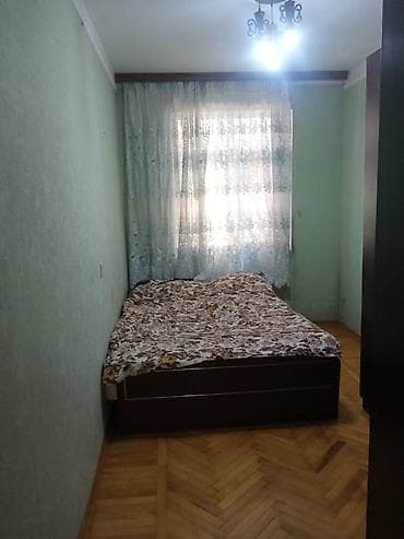 квартира в гяндже: Samaxinka terefde leyla sadlig sarayina yaxin 2 otaqli orta temirli — 1