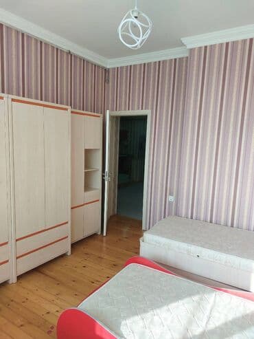 ehmedlide ev: Mənzil kirayə verilir. Ev Xalqlar ile Ehmedli metrosunun ortasinda — 8