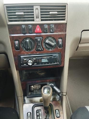 bmw e60 qiyməti: Mercedes-Benz 230: 2.3 l | 1999 il Sedan — 8