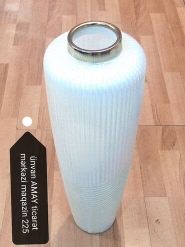 həyət gülü: Bir vaza — 1