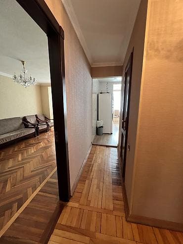 Mənzillər: Bakı, Yasamal, 3 otaqlı, Köhnə tikili, m. İnşaatçılar, 77 kv. m — 4
