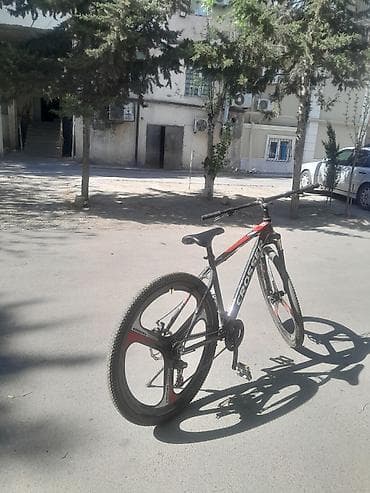 velasibet: Crosser dağ/şosse hibrid velosipedi - Gözoxşayan qara-qırmızı dizayn — 1