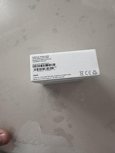 sesguclendirici: AirPods 4 Active Noise Cancellation modelidir. Məhsul tam yenidir — 3