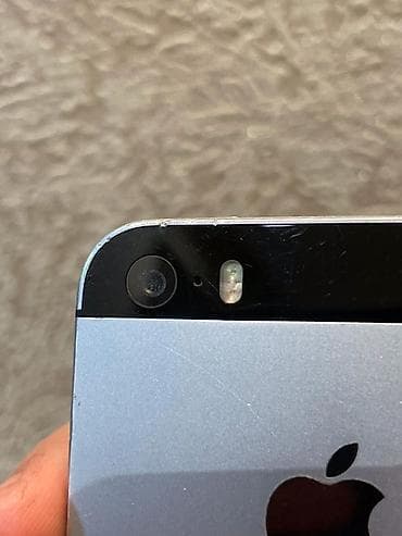 iphone 5s telefon: IPhone SE, 32 GB, Gümüşü — 9