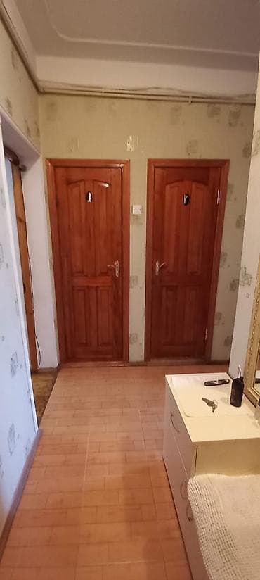 mesdaga ev: Sumqayıt 8 mkda 5/5, 2 otağlı əşyalı ev aylığı 350 Azn. Suyu daimidir — 7