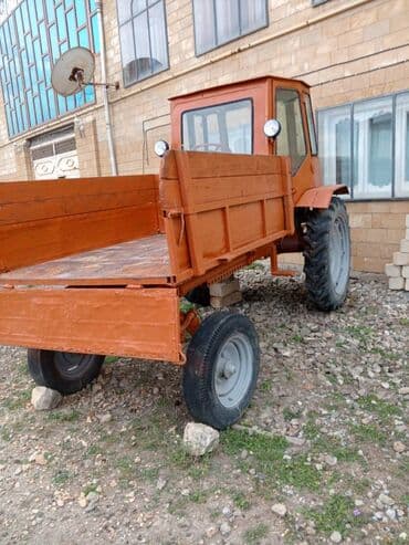 mtz 921.3: Traktor T-16 Traktor tam işlək vəziyyətdədir, otur sür. Heç bir — 3