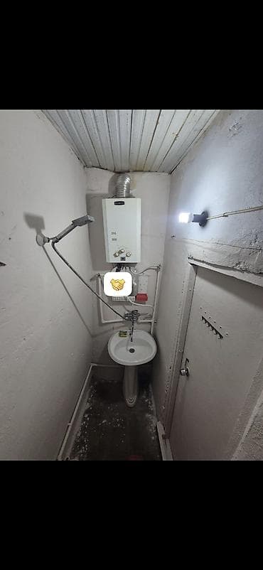 samuxda ev satilir: 15 kv. m, 1 otaqlı, Qaz, İşıq, Su — 2