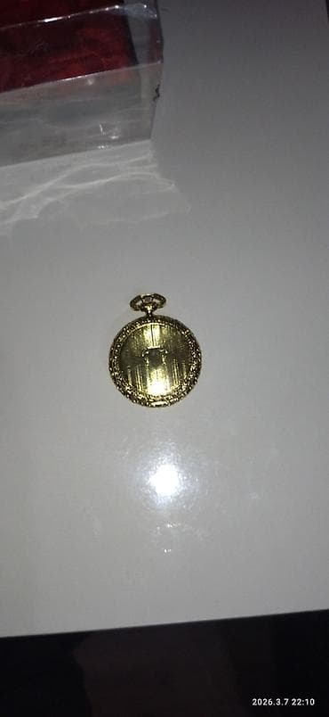 Qızılı rəngli cib saatı – klassik dizayn - Korpusu və qapağı qızılı