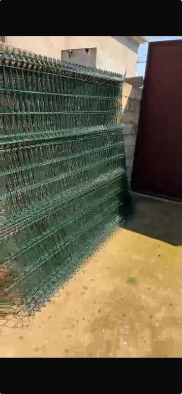 Qapılar və aksessuarlar: Məhsul: Seksiyalı panel hasar toru 2.50x200 Təsvir: - Yaşıl rəngli — 2