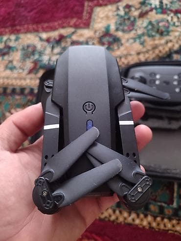 video aparatı: Qatlanan mini dron dəsti Xüsusiyyətlər: - Qatlanan konstruksiya — 3