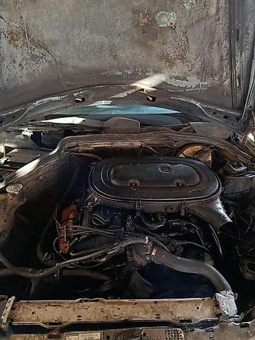 su satan masinlar: Mercedes-Benz W201 (190) sedan - Kuzov: 4 qapılı sedan, açıq boz rəng — 5