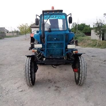 kamaz ehtiyat hiseleri: Belarus təkərli traktor - Korpus və kabin: tam ölçülü kabin, qabaqda — 1