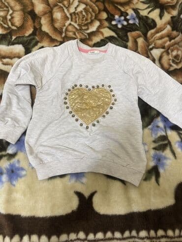 toxunma uşaq koftaları: Uşaq geyimiher biri 10 azn - Ağ uzunqol köynək: Ön hissədə qrafik — 2