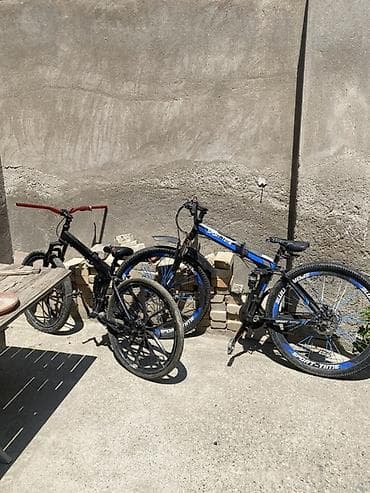 velosiped ural: - Model: Sport-Time (mavi-qara), digər velosiped qara rəngdə - Ölçü — 1